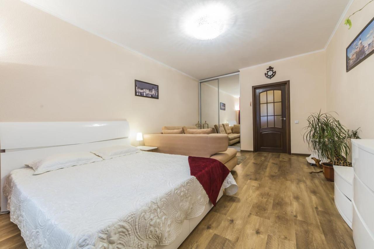 1 Поверх Ж К Паркові Озера Метро Дарниця Apartment Kiev Exterior foto